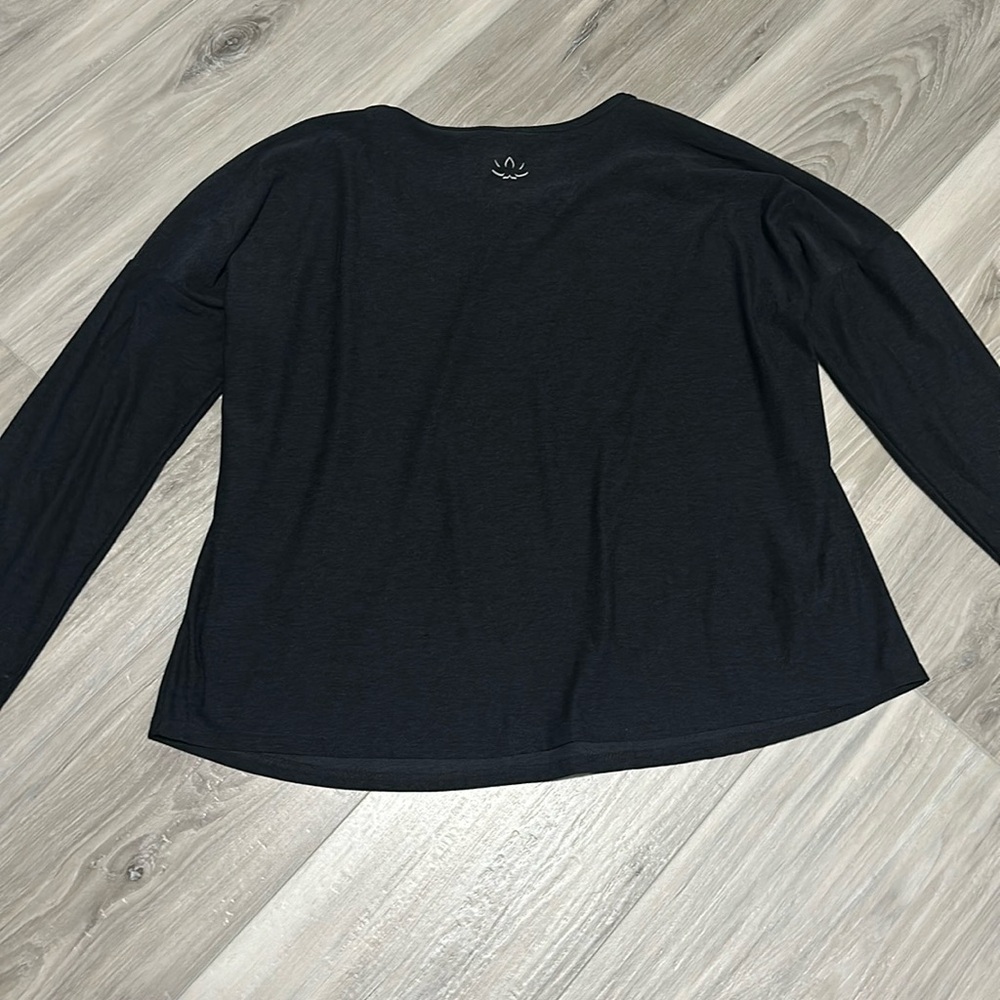 Beyond Yoga Black Long Sleeve Lightweight Pullover - Picture 5 of 6